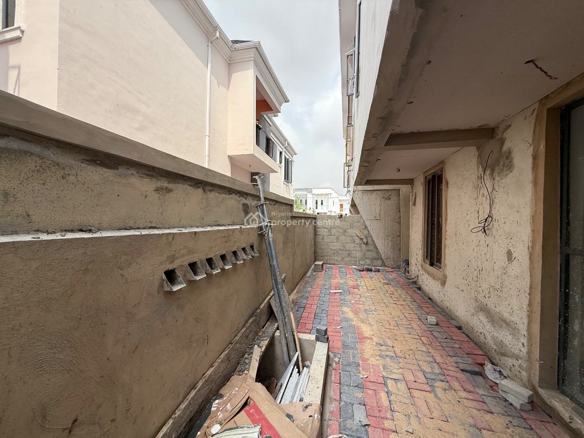 Serviced 1bedroom Flat with Swimming Pool  for Distress, Ologolo, Lekki, Lagos, Block of Flats for Sale