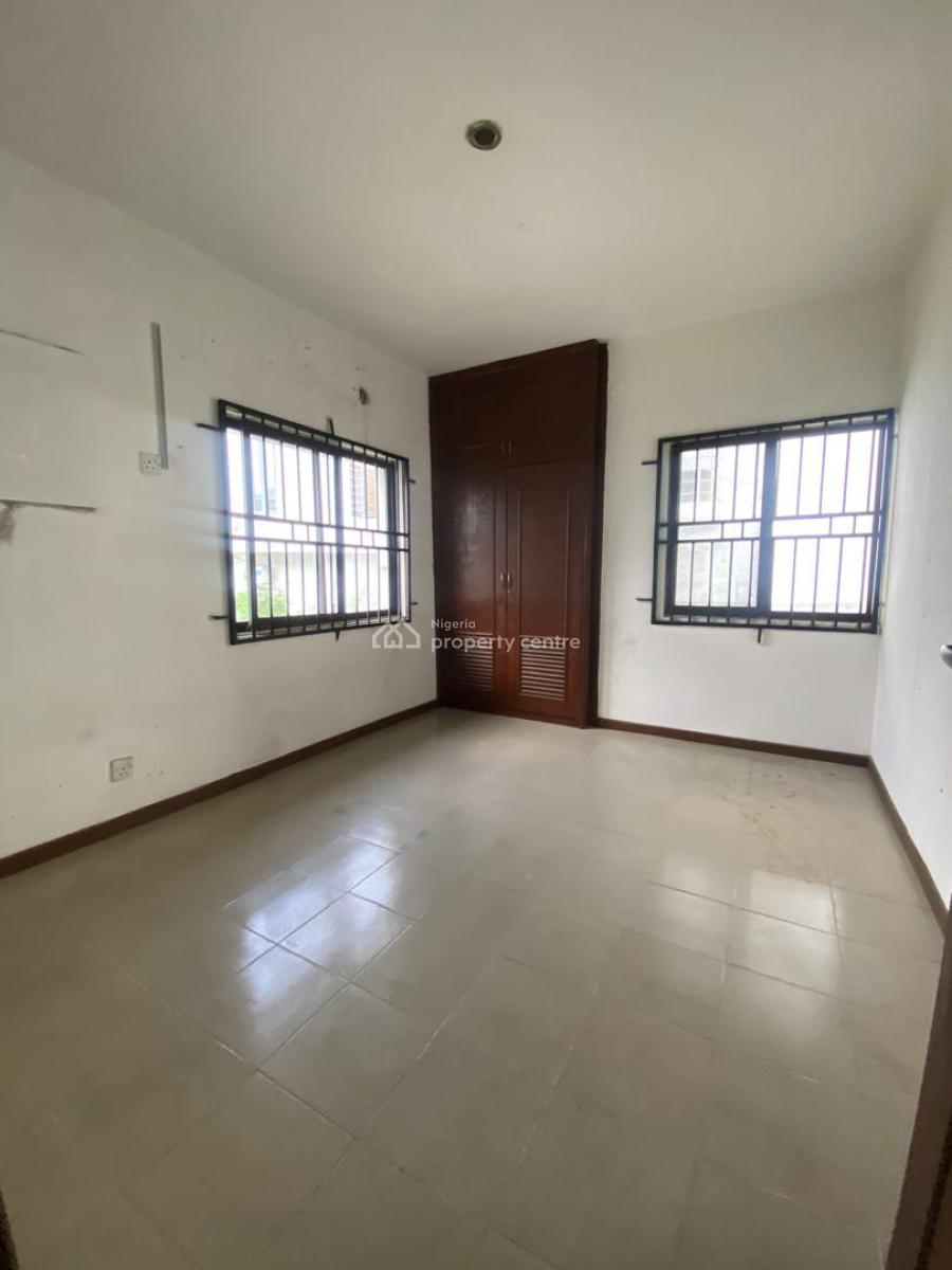 Very Clean 3 Bedrooms, Upstairs in a Very Secured and Accessible Environment, Chevron Axis, Lekki, Lagos, Flat / Apartment for Rent