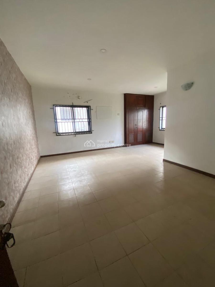 Very Clean 3 Bedrooms, Upstairs in a Very Secured and Accessible Environment, Chevron Axis, Lekki, Lagos, Flat / Apartment for Rent