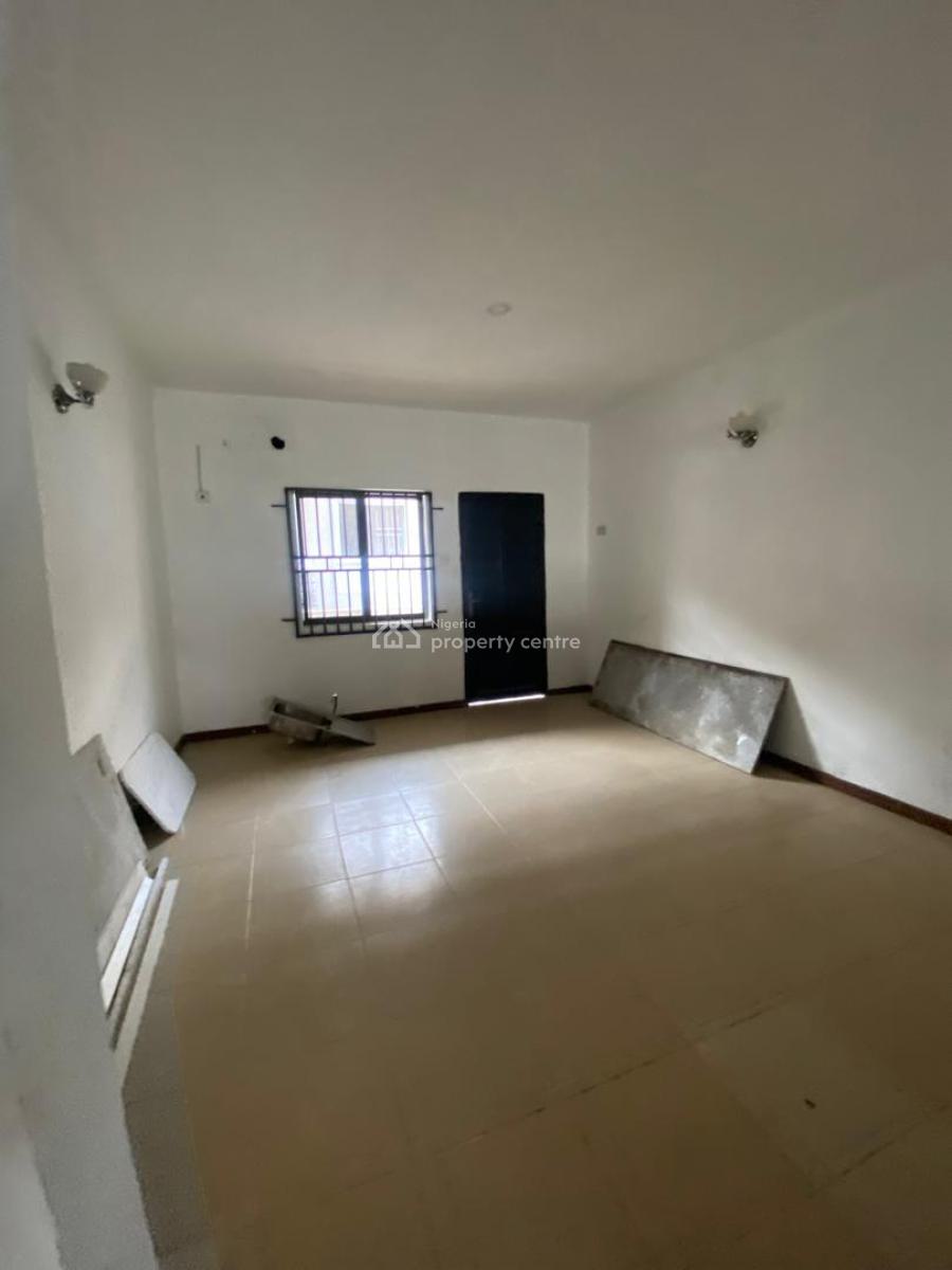 Very Clean 3 Bedrooms, Upstairs in a Very Secured and Accessible Environment, Chevron Axis, Lekki, Lagos, Flat / Apartment for Rent