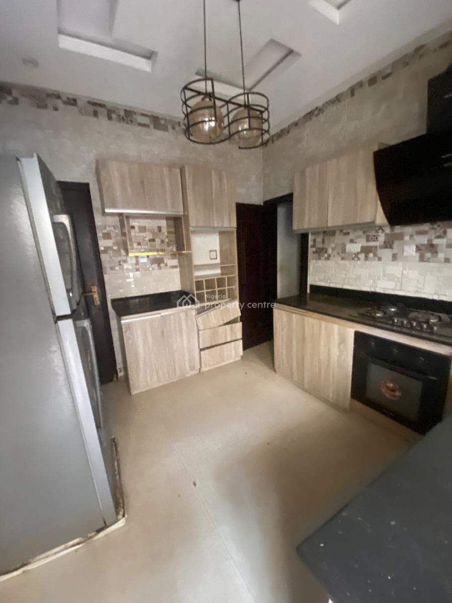 Spacious One Bedroom Shared Apartment, Chevron, Lekki, Lagos, Flat / Apartment for Rent