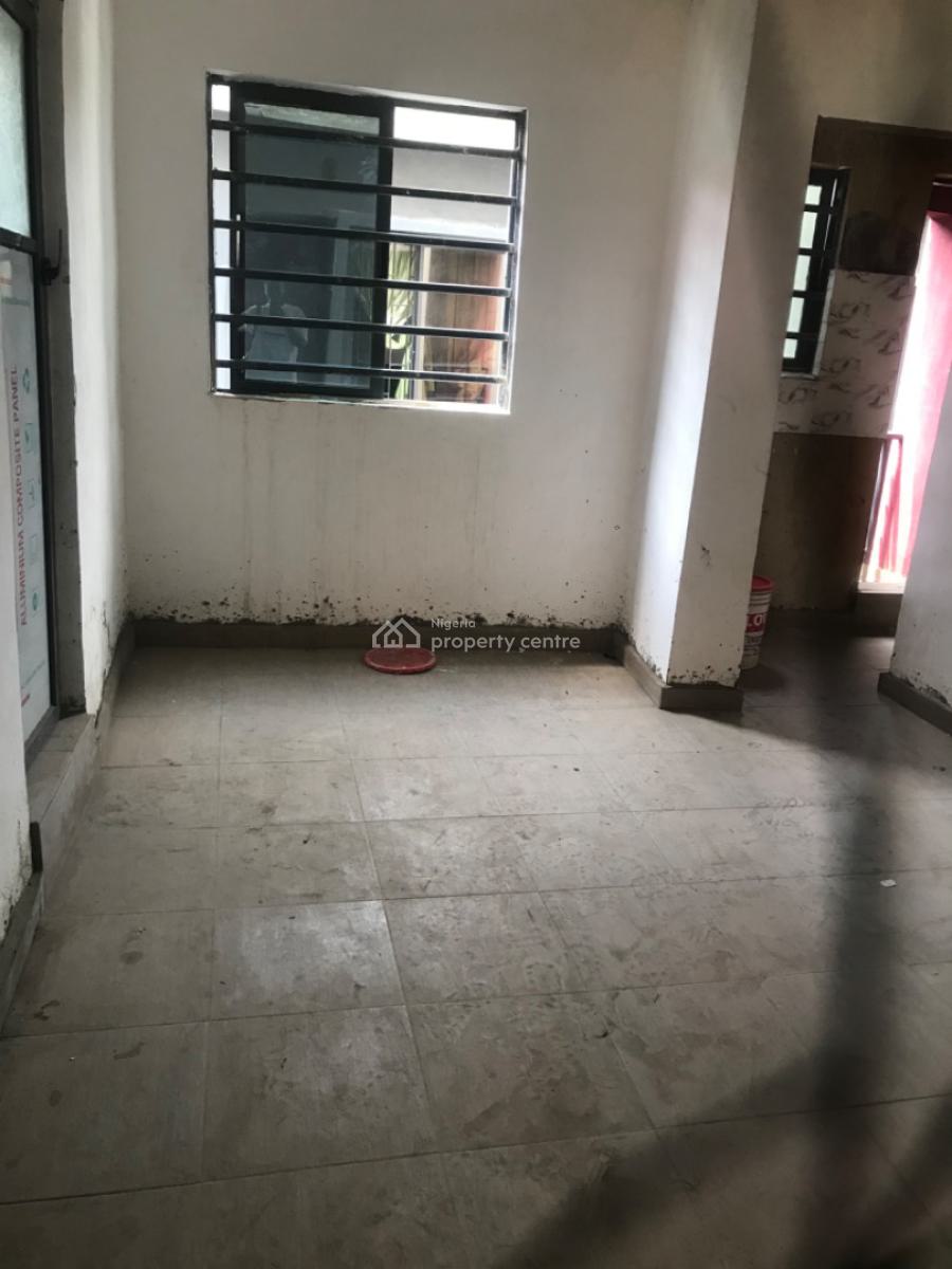 Room Self, Shiro, Fadeyi, Shomolu, Lagos, Self Contain (single Rooms) for Rent