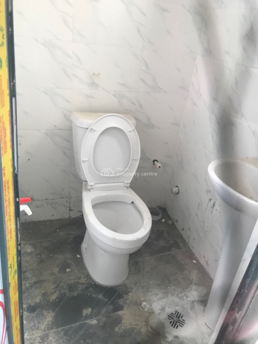 Room Self, Shiro, Fadeyi, Shomolu, Lagos, Self Contain (single Rooms) for Rent