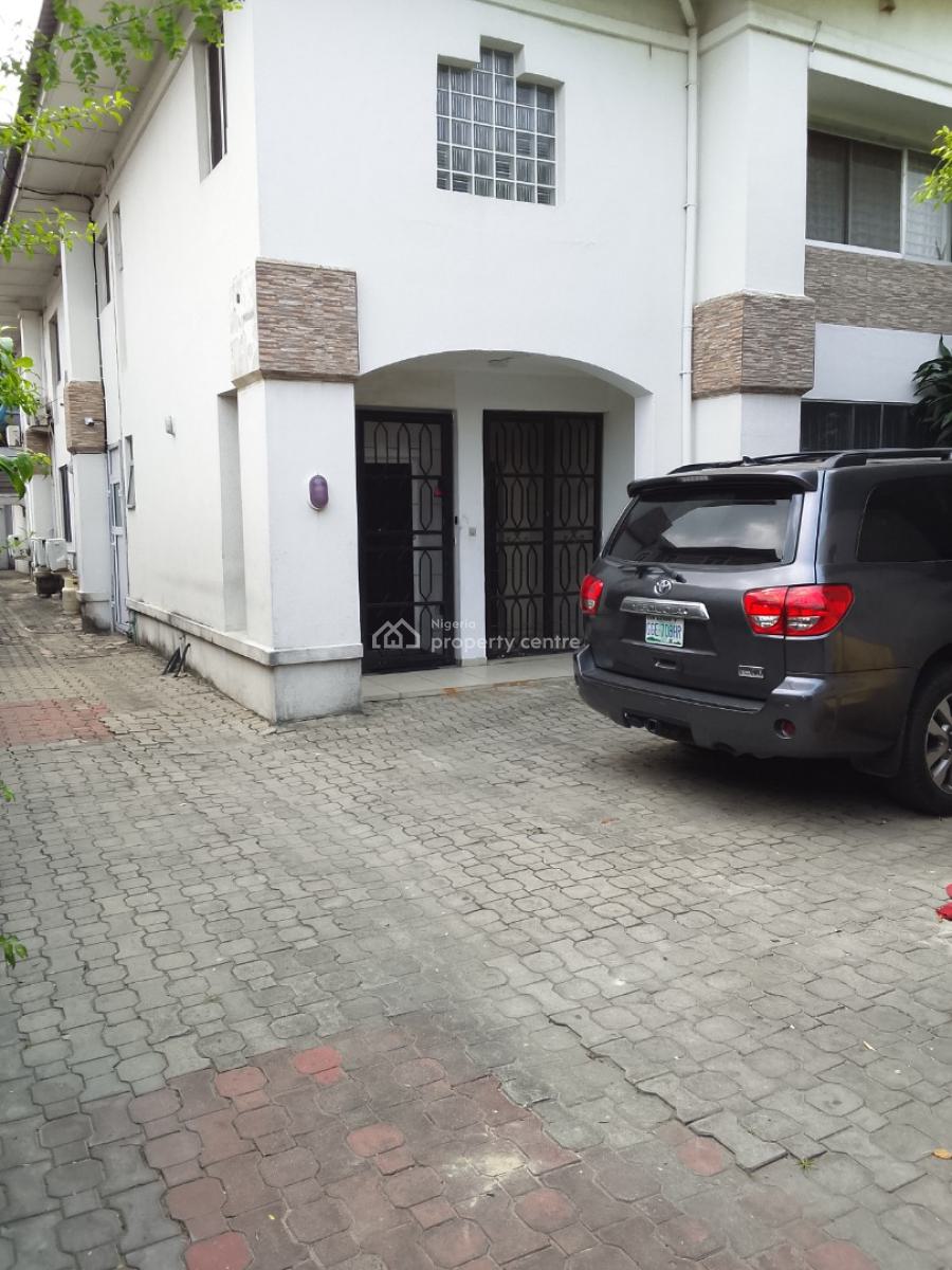 Clean and Spacious 3 Bedroom Flat, Lekki Phase 1, Lekki, Lagos, House for Rent