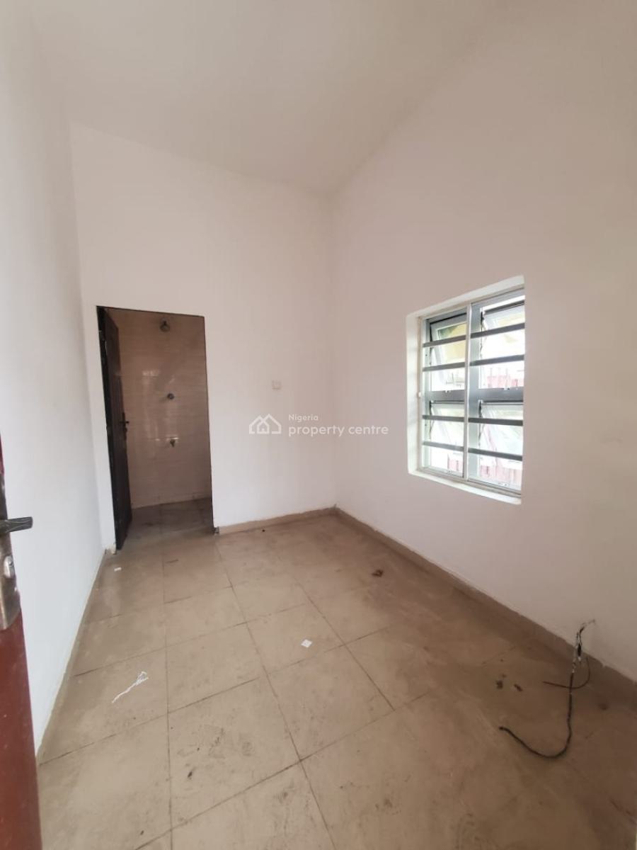 a Spacious Bq in a Serene Secure Estate Code to Access Estate, Lekki County, Lekki, Lagos, Self Contain (single Rooms) for Rent