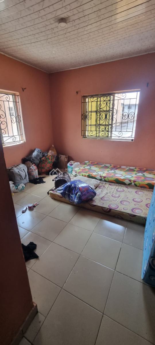 Spacious 3brm Flat, Okun-ajah Eti-osa, Lekki, Lagos, Flat / Apartment for Rent