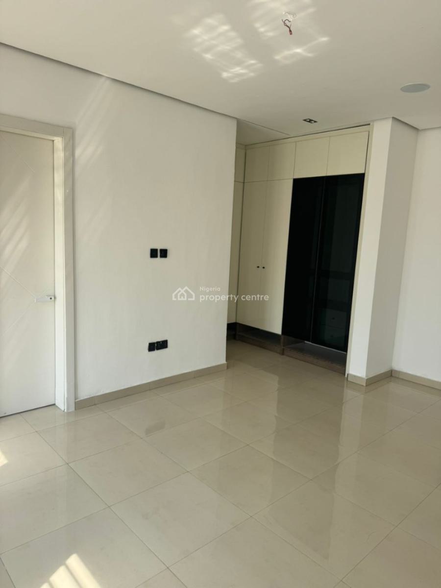 2-bedroom Apartment with Bq, Lekki Phase 1, Lekki, Lagos, Flat / Apartment for Sale