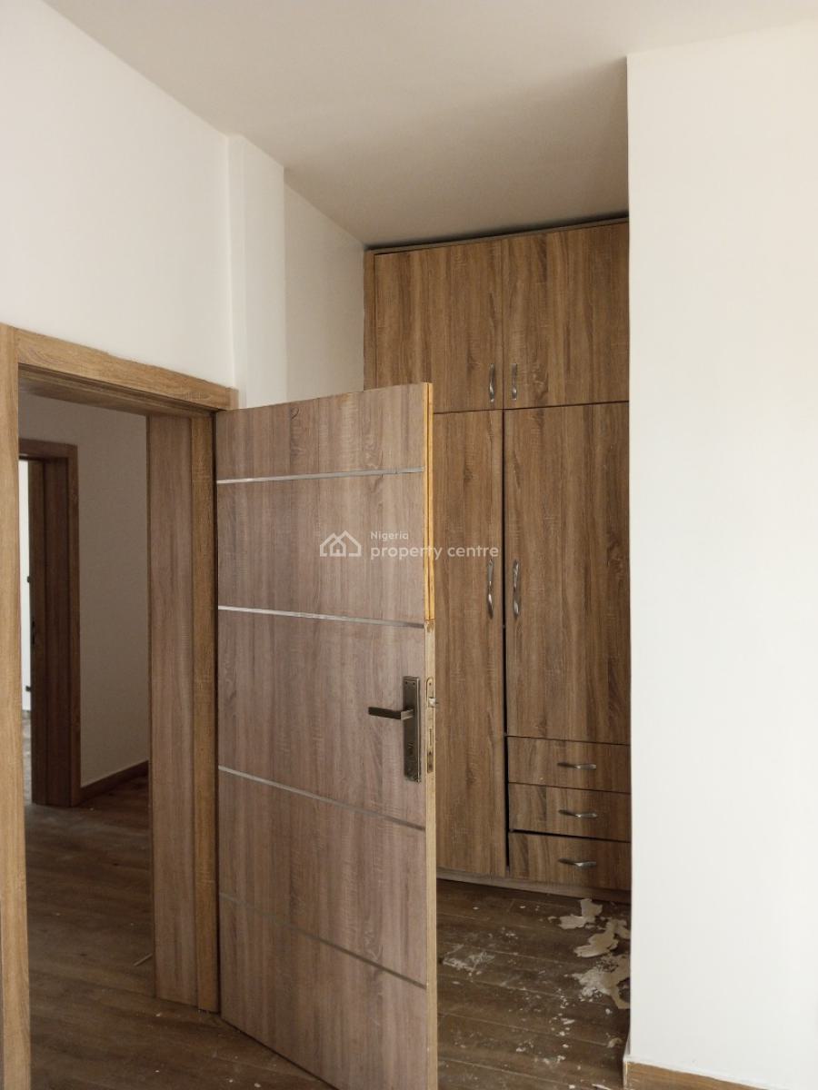 Magnificent, Clean and Spacious 3 Bedroom Flat Upstairs in a Secured Environment, Chevron, Lekki, Lagos, Flat / Apartment for Rent