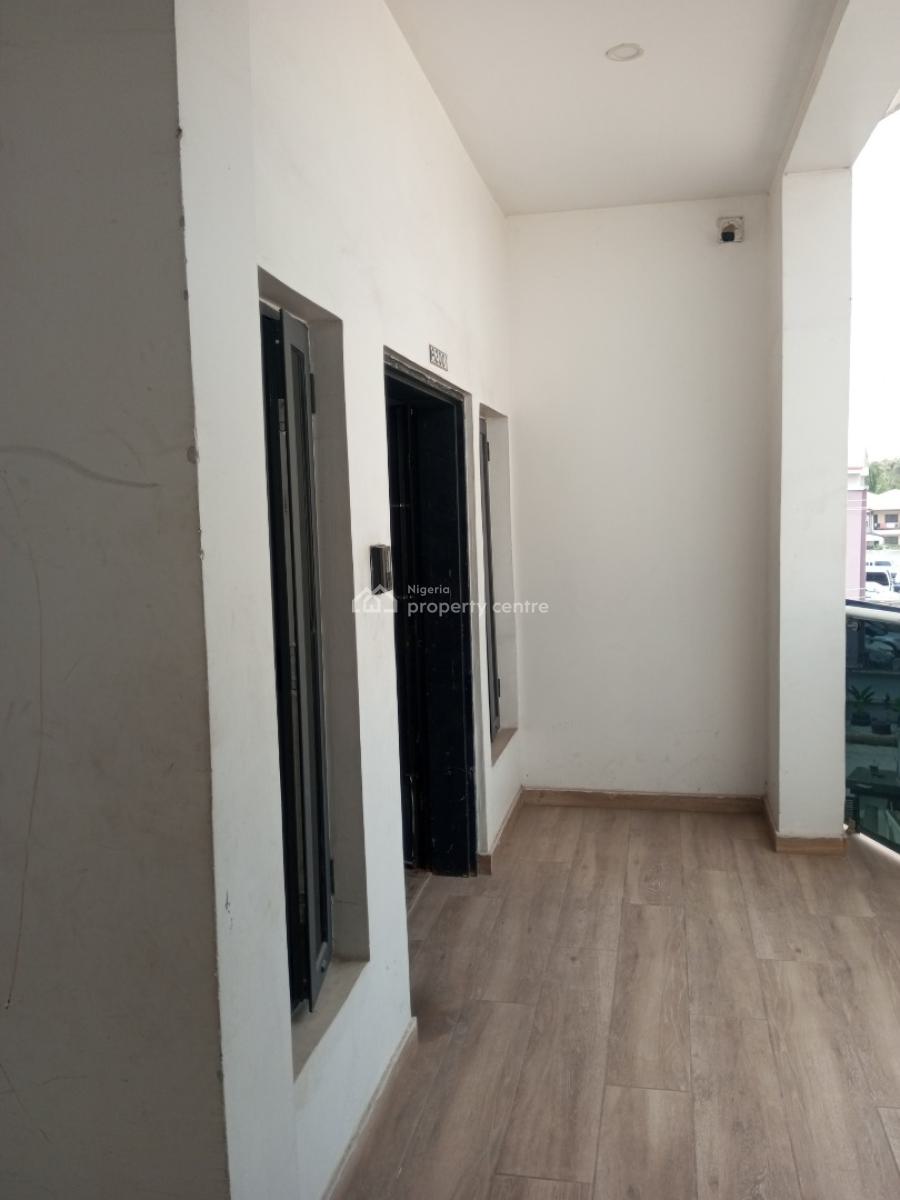 Magnificent, Clean and Spacious 3 Bedroom Flat Upstairs in a Secured Environment, Chevron, Lekki, Lagos, Flat / Apartment for Rent
