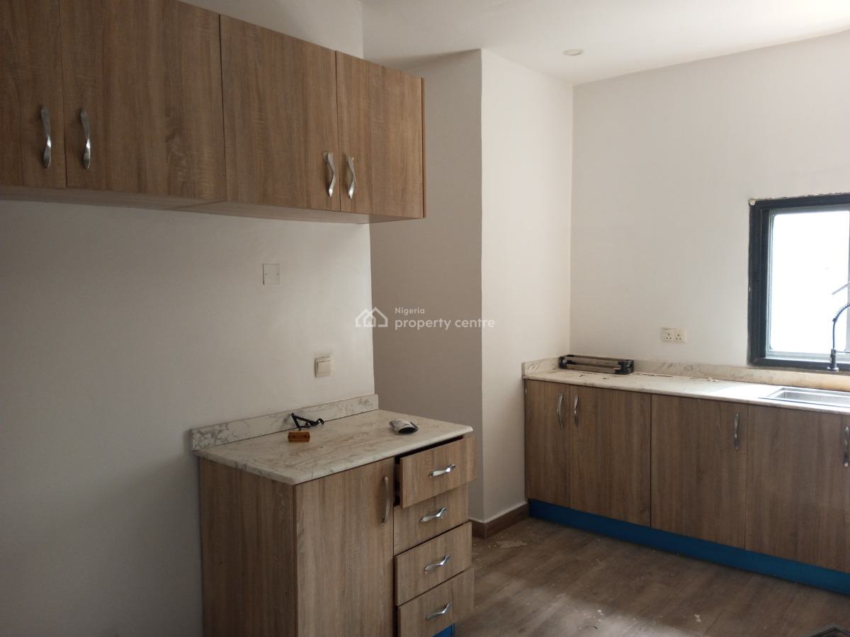 Magnificent, Clean and Spacious 3 Bedroom Flat Upstairs in a Secured Environment, Chevron, Lekki, Lagos, Flat / Apartment for Rent