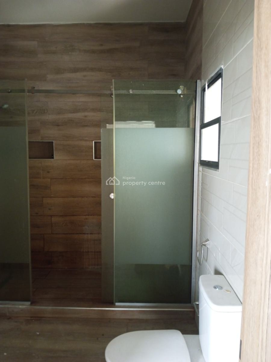 Magnificent, Clean and Spacious 3 Bedroom Flat Upstairs in a Secured Environment, Chevron, Lekki, Lagos, Flat / Apartment for Rent