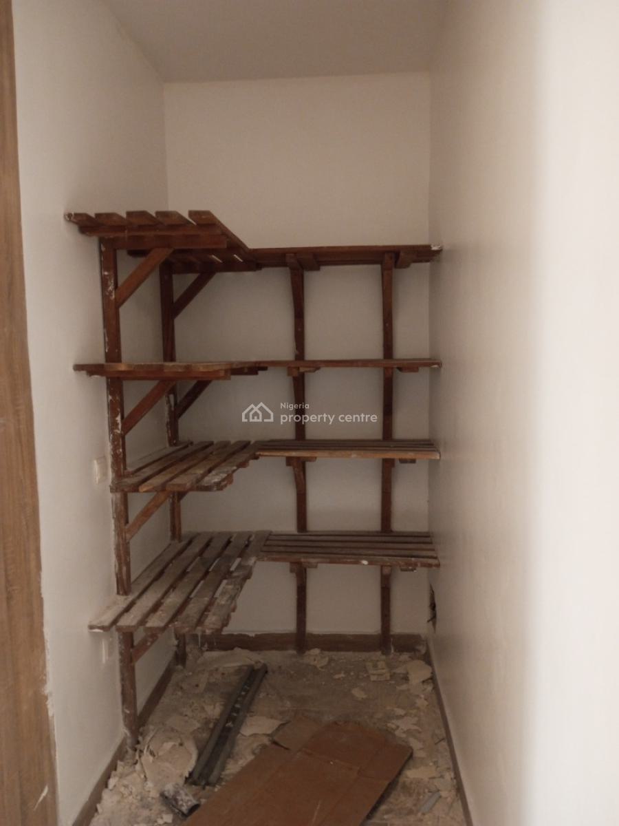 Magnificent, Clean and Spacious 3 Bedroom Flat Upstairs in a Secured Environment, Chevron, Lekki, Lagos, Flat / Apartment for Rent