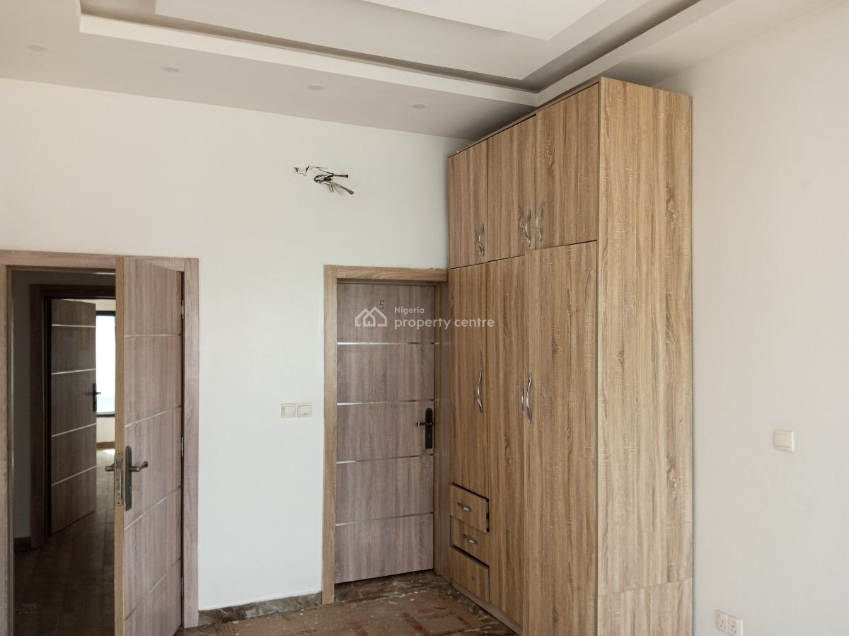 Magnificent, Clean and Spacious 3 Bedroom Flat Upstairs in a Secured Environment, Chevron, Lekki, Lagos, Flat / Apartment for Rent