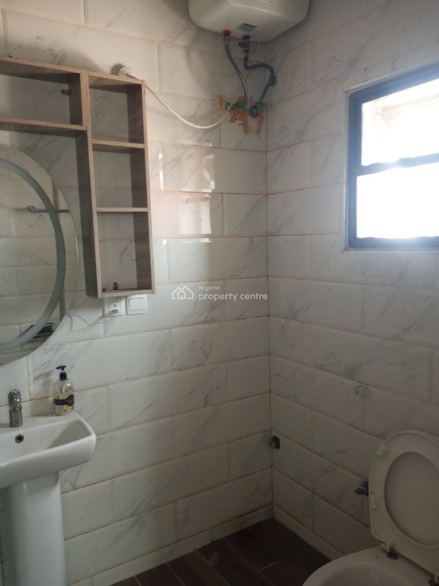 Magnificent, Clean and Spacious 3 Bedroom Flat Upstairs in a Secured Environment, Chevron, Lekki, Lagos, Flat / Apartment for Rent