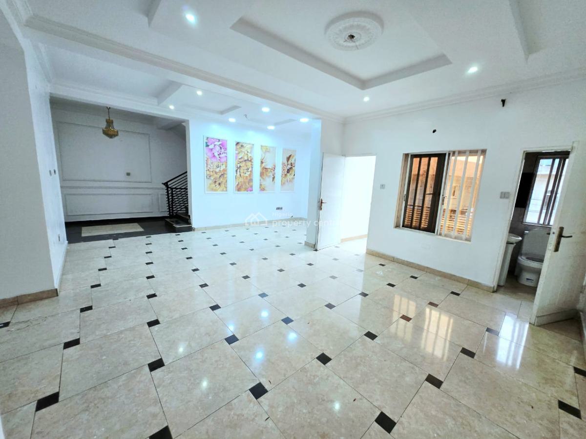 Newly Renovated 4-bedroom Bedroom Terrace Duplex, Osapa, Lekki, Lagos, Terraced Duplex for Rent
