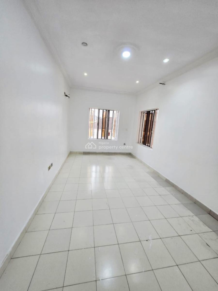 Newly Renovated 4-bedroom Bedroom Terrace Duplex, Osapa, Lekki, Lagos, Terraced Duplex for Rent