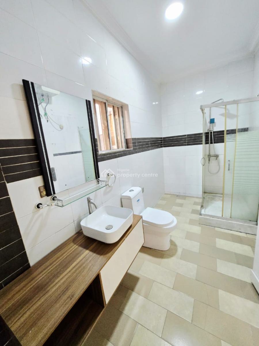 Newly Renovated 4-bedroom Bedroom Terrace Duplex, Osapa, Lekki, Lagos, Terraced Duplex for Rent