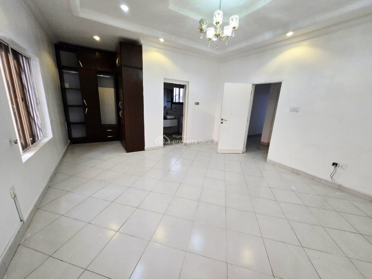 Newly Renovated 4-bedroom Bedroom Terrace Duplex, Osapa, Lekki, Lagos, Terraced Duplex for Rent