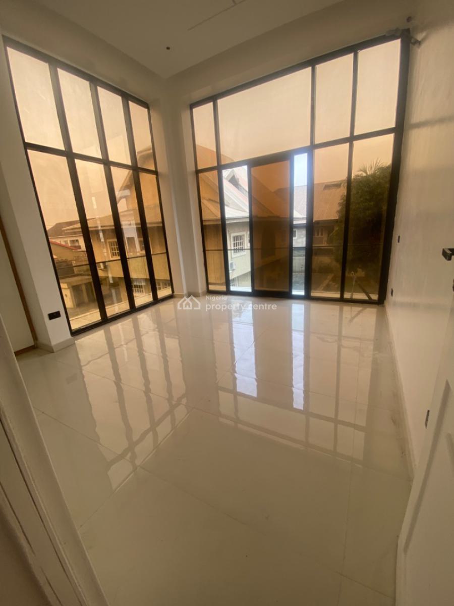 Luxury 3 Bedroom Apartment, Lekki Phase 1, Lekki, Lagos, Flat / Apartment for Sale