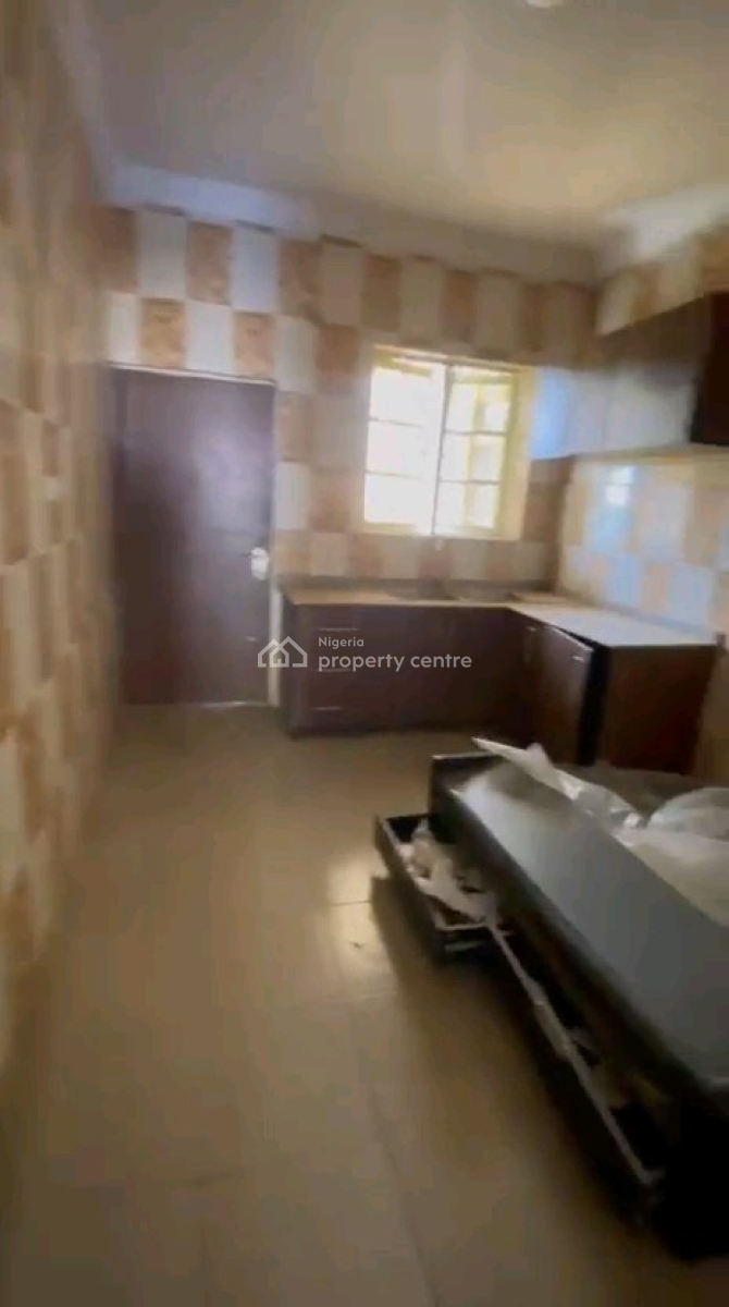 Very Spacious & Well-located 3 Bedroom Flat  for Immediate Occupation, Quarters Zone E, Apo, Abuja, Flat / Apartment for Rent