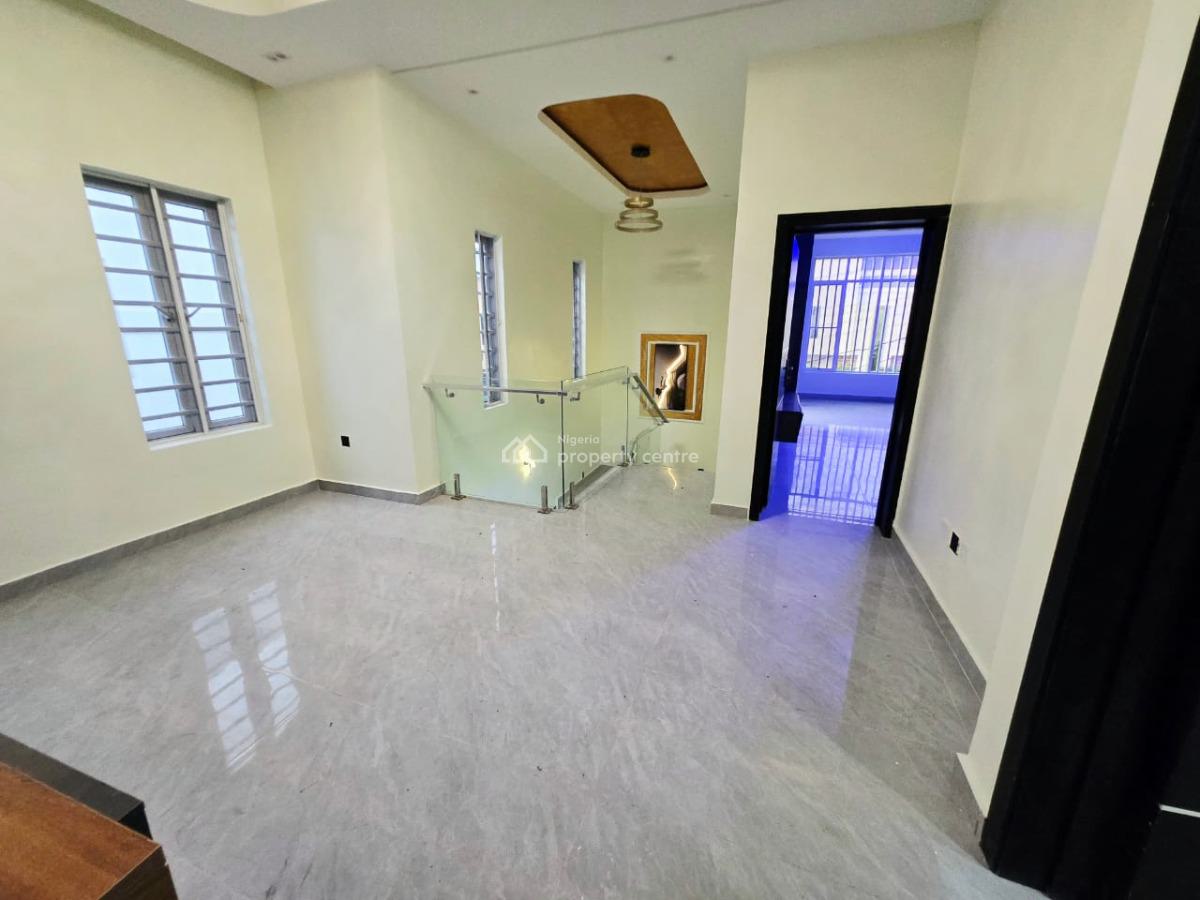 Well Renovated 5 Bedroom Detached House, Osapa, Lekki, Lagos, Detached Duplex for Sale