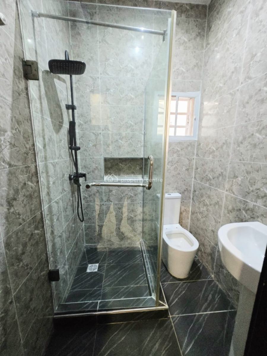 Well Renovated 5 Bedroom Detached House, Osapa, Lekki, Lagos, Detached Duplex for Sale