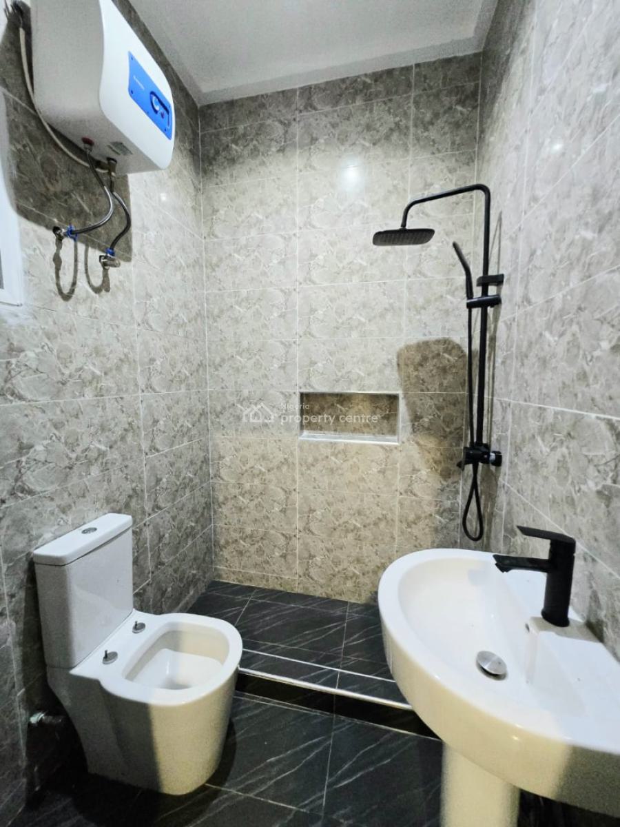 Well Renovated 5 Bedroom Detached House, Osapa, Lekki, Lagos, Detached Duplex for Sale