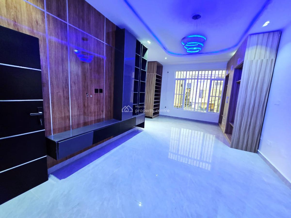 Well Renovated 5 Bedroom Detached House, Osapa, Lekki, Lagos, Detached Duplex for Sale