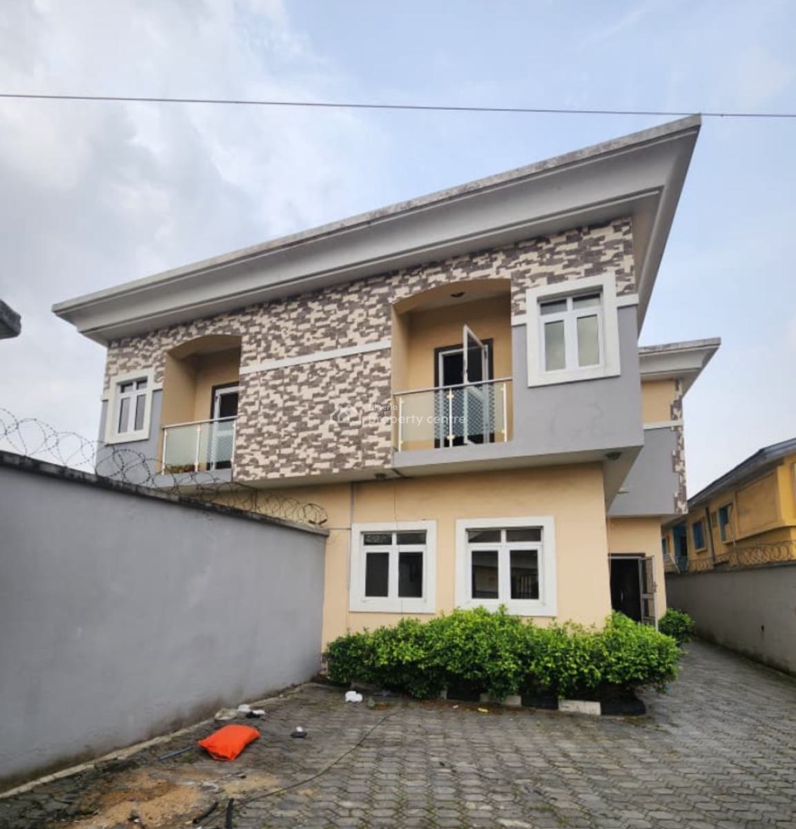 Well-maintained Spacious 5 Bedroom Semi-detached House with Bq, Ogunlana, Surulere, Lagos, Semi-detached Duplex for Sale