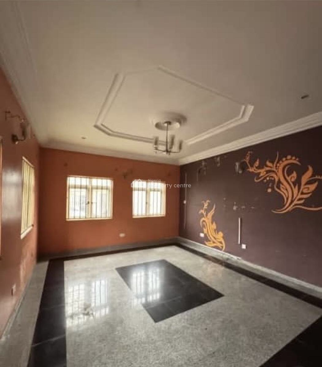 Well-maintained Spacious 5 Bedroom Semi-detached House with Bq, Ogunlana, Surulere, Lagos, Semi-detached Duplex for Sale