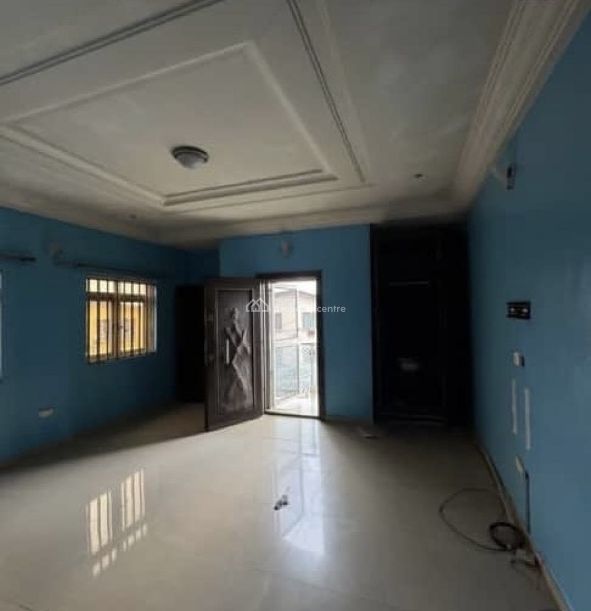 Well-maintained Spacious 5 Bedroom Semi-detached House with Bq, Ogunlana, Surulere, Lagos, Semi-detached Duplex for Sale