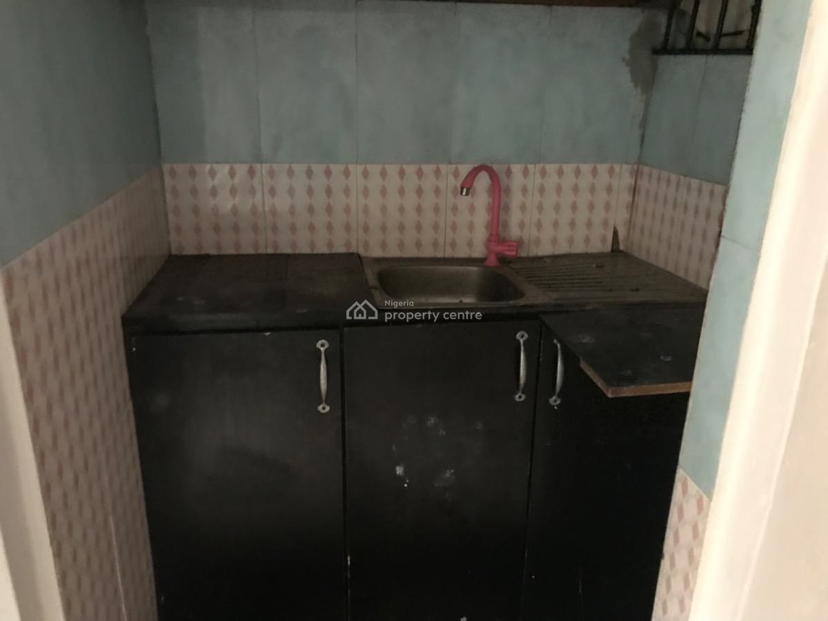 Lovely Self Contain, Abule Oja, Yaba, Lagos, Self Contain (single Rooms) for Rent