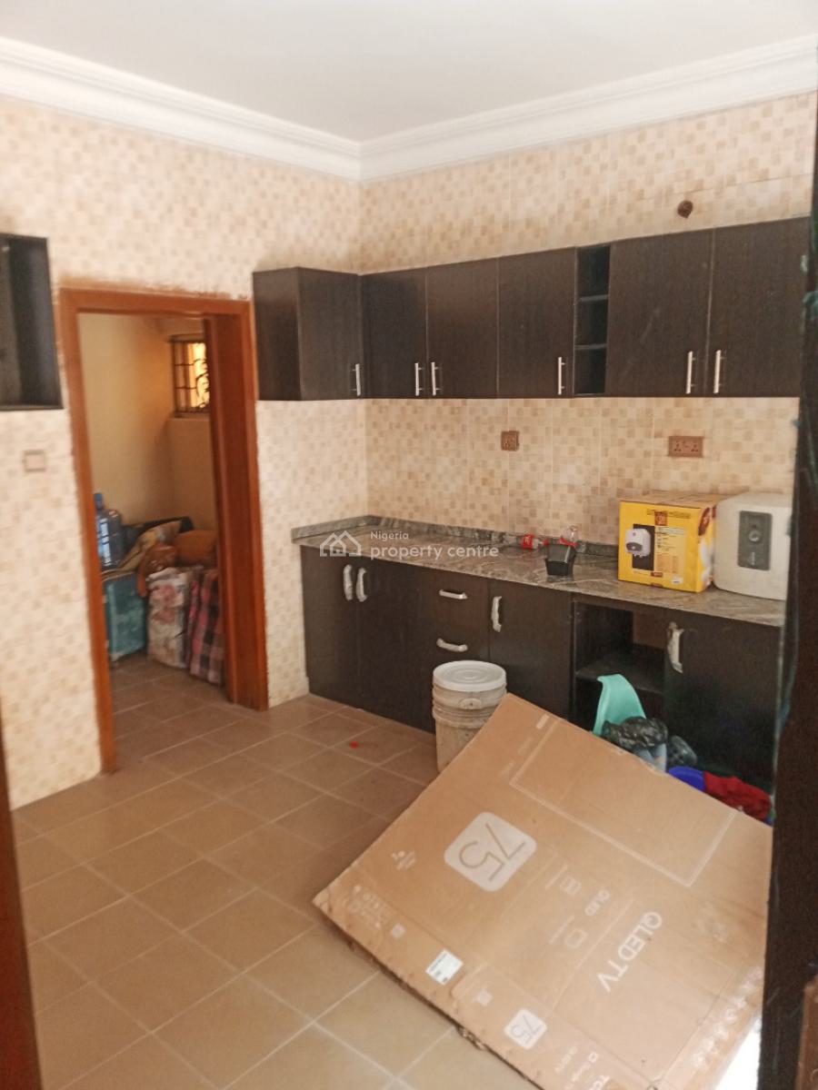 Newly & Beautifully Refurbished Old Spacious 5 Bedroom Duplex + Bq, Unilag Estate Gra, Gra Phase 1, Magodo, Lagos, Detached Duplex for Rent