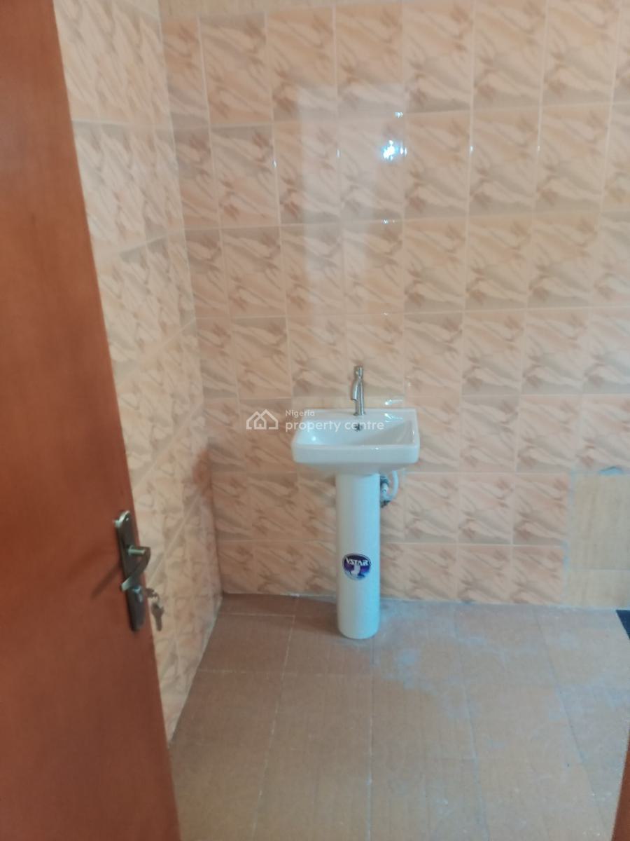 Newly & Beautifully Refurbished Old Spacious 5 Bedroom Duplex + Bq, Unilag Estate Gra, Gra Phase 1, Magodo, Lagos, Detached Duplex for Rent