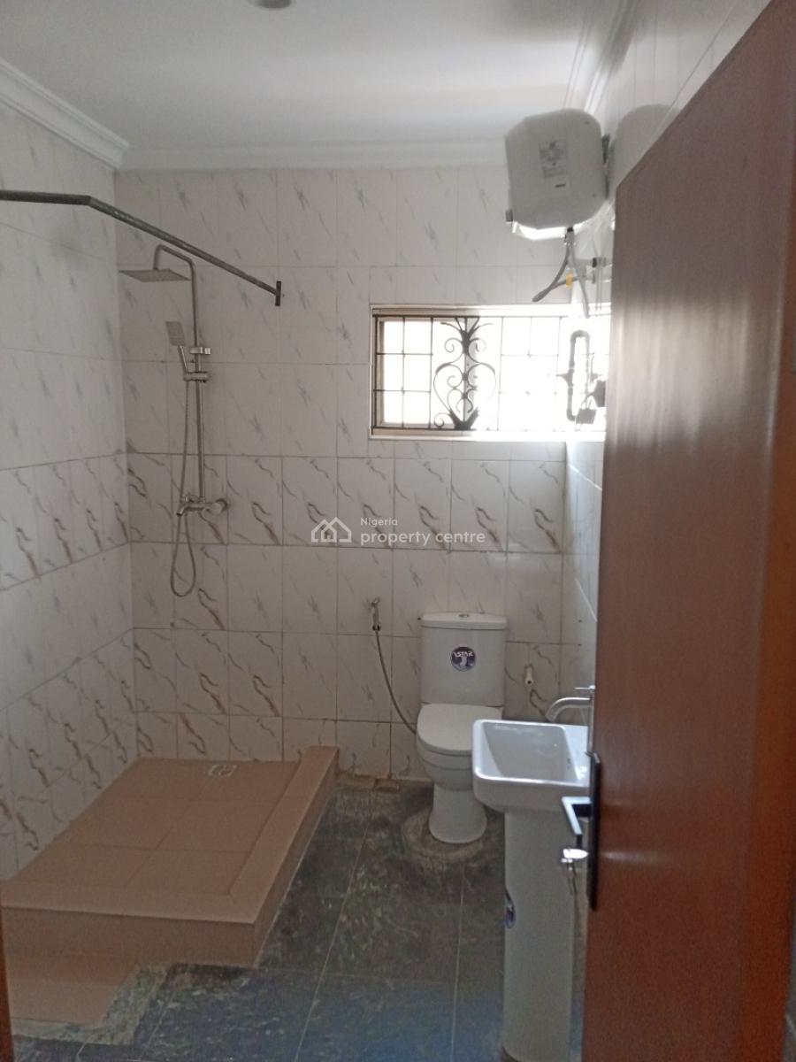 Newly & Beautifully Refurbished Old Spacious 5 Bedroom Duplex + Bq, Unilag Estate Gra, Gra Phase 1, Magodo, Lagos, Detached Duplex for Rent