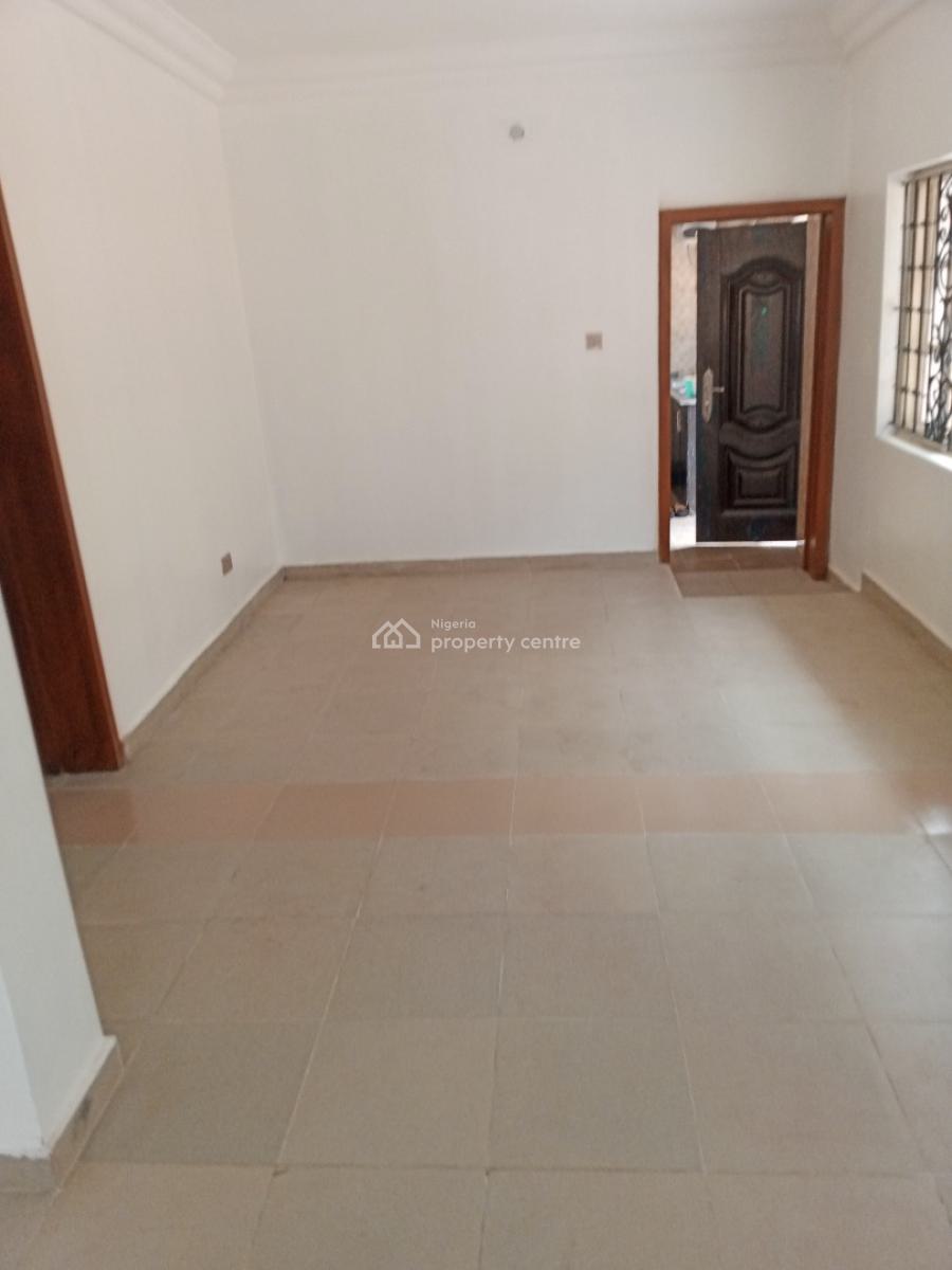 Newly & Beautifully Refurbished Old Spacious 5 Bedroom Duplex + Bq, Unilag Estate Gra, Gra Phase 1, Magodo, Lagos, Detached Duplex for Rent