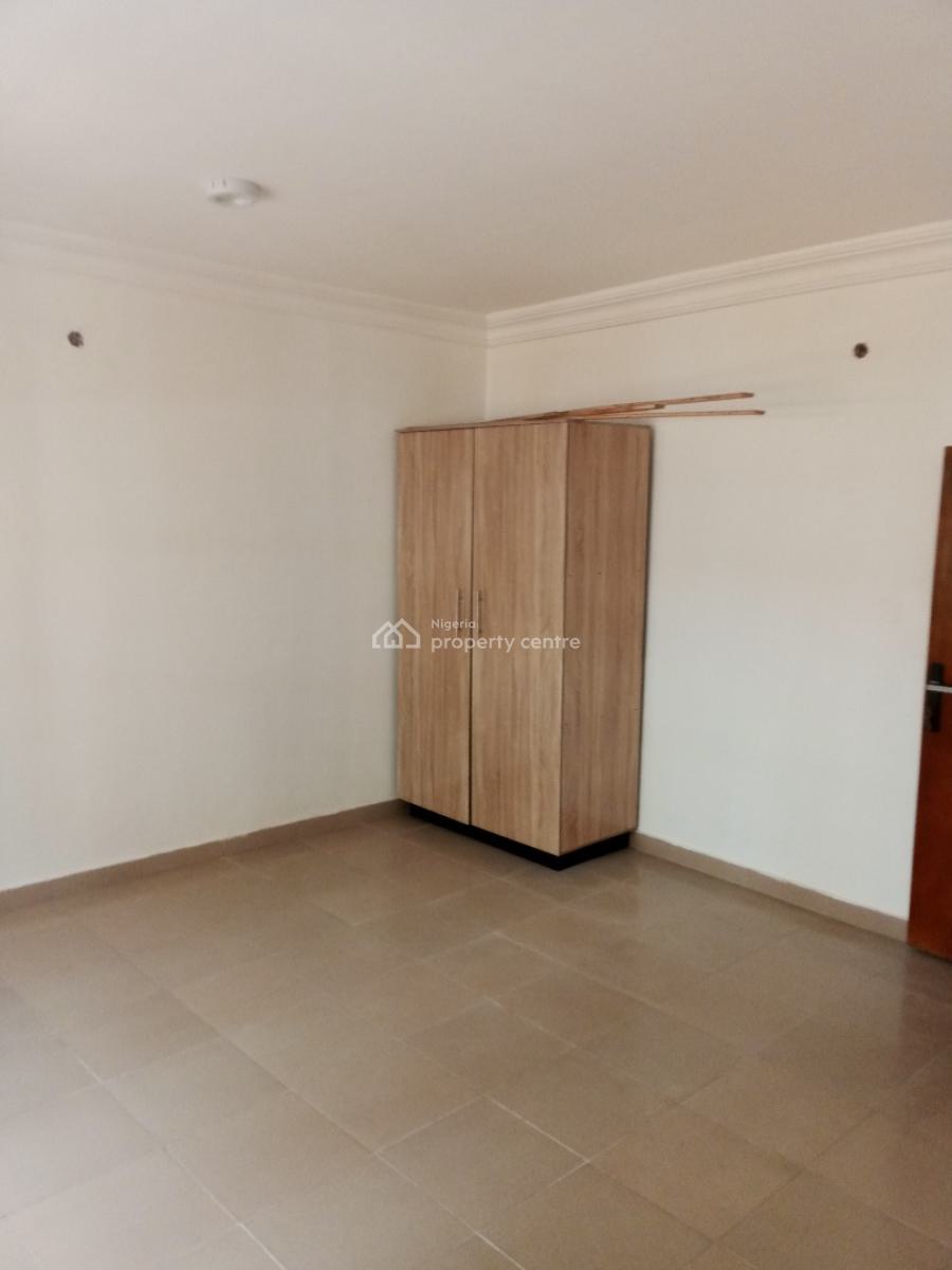 Newly & Beautifully Refurbished Old Spacious 5 Bedroom Duplex + Bq, Unilag Estate Gra, Gra Phase 1, Magodo, Lagos, Detached Duplex for Rent