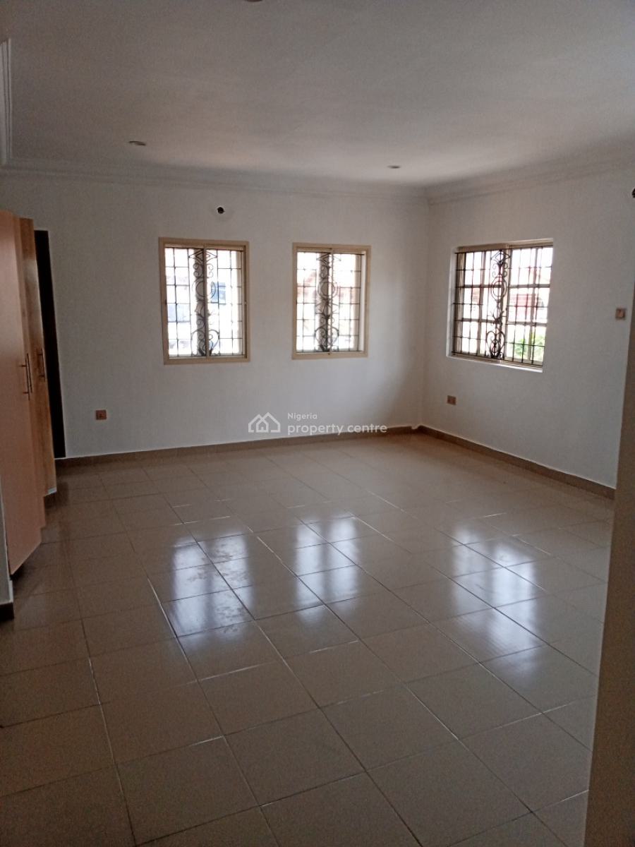 Newly & Beautifully Refurbished Old Spacious 5 Bedroom Duplex + Bq, Unilag Estate Gra, Gra Phase 1, Magodo, Lagos, Detached Duplex for Rent