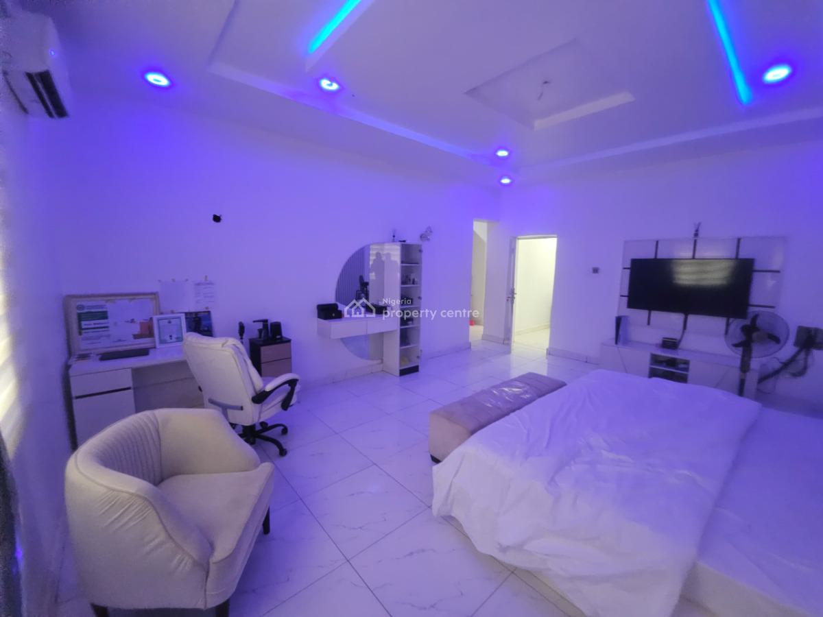 4 Bedroom Penthouse with Two Sitting Room, Just After Dunamis Church By New Shafa Filling Station, Lugbe District, Abuja, Detached Duplex for Rent