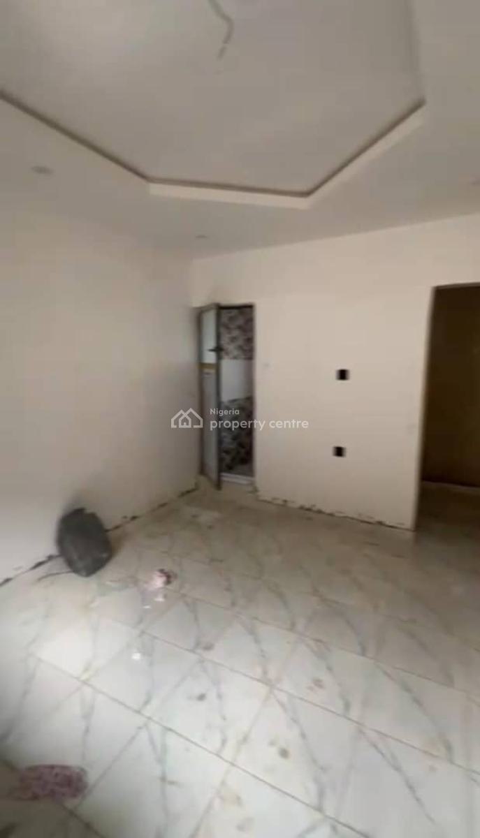 Self Contain, Off Pedro Road, Shomolu, Lagos, Self Contain (single Rooms) for Rent