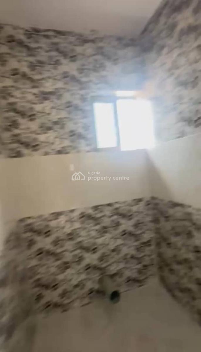 Self Contain, Off Pedro Road, Shomolu, Lagos, Self Contain (single Rooms) for Rent