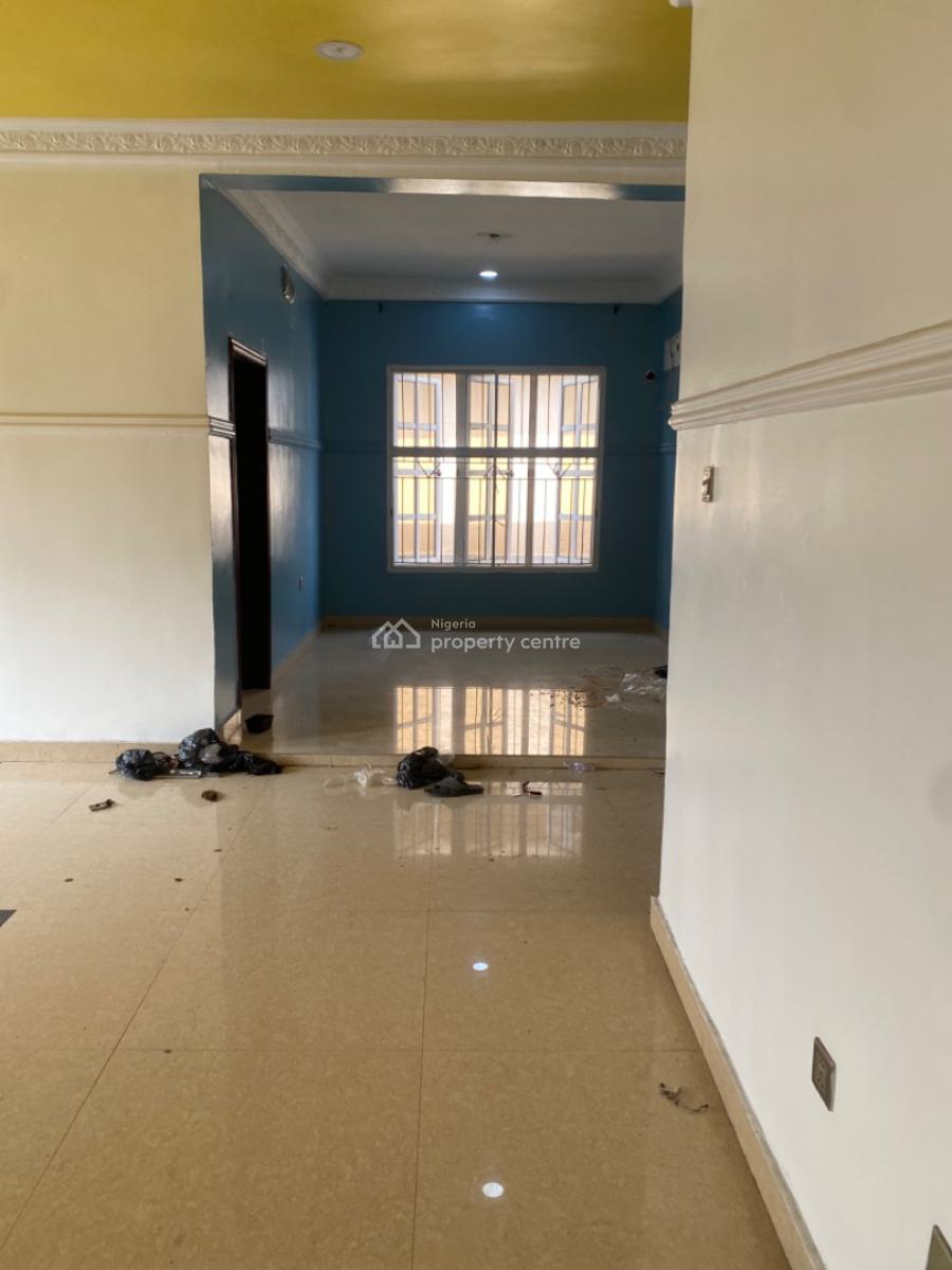 Spacious 3 Bed Apartment with a Bq, Lekki Phase 1, Lekki, Lagos, Flat / Apartment for Rent