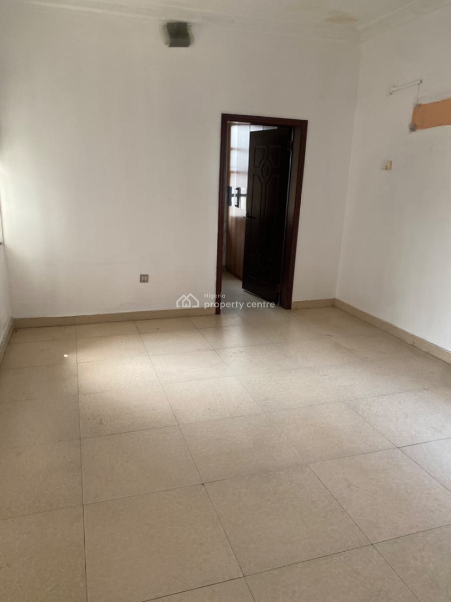 Spacious 3 Bed Apartment with a Bq, Lekki Phase 1, Lekki, Lagos, Flat / Apartment for Rent