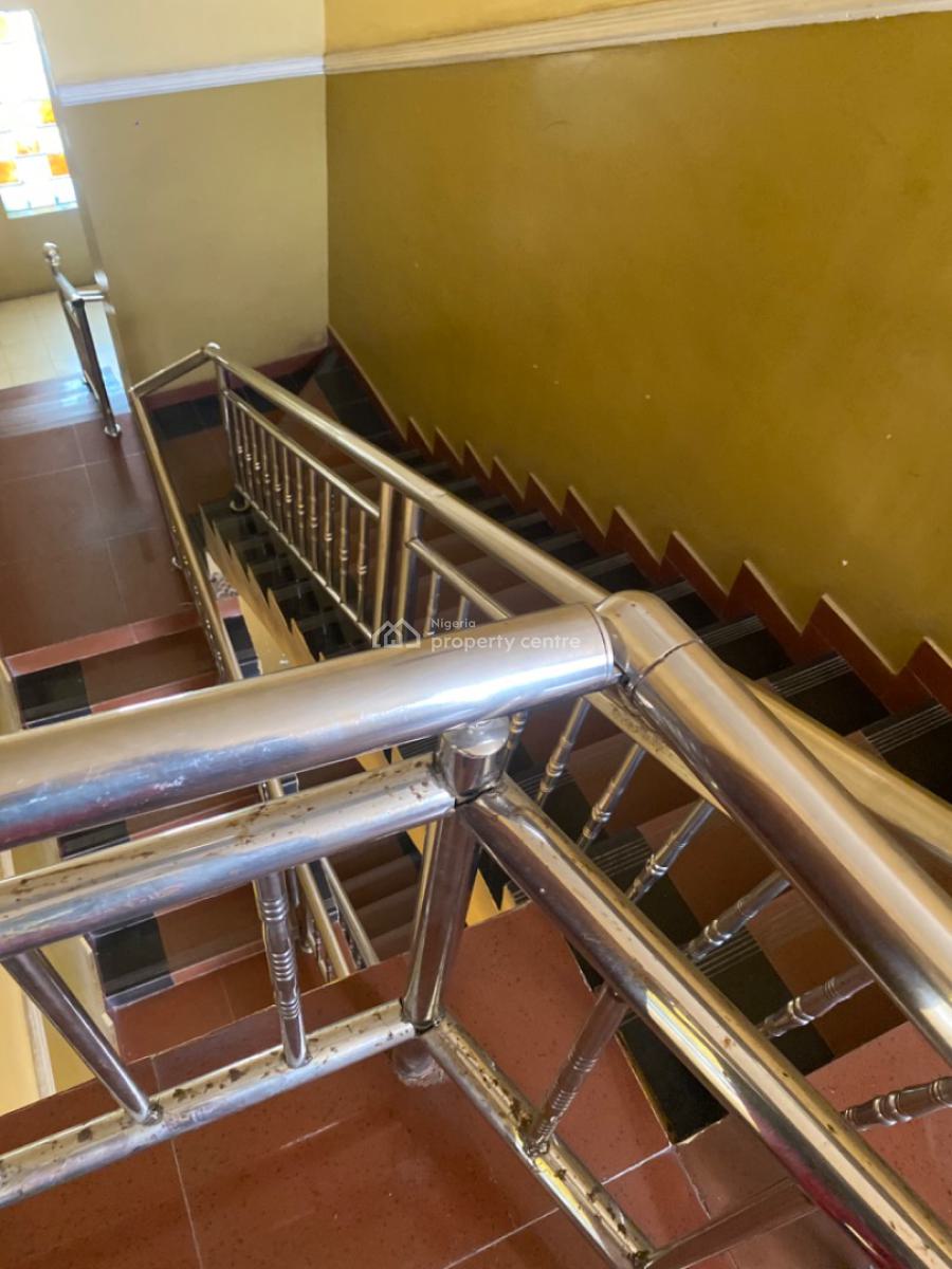 Spacious 3 Bed Apartment with a Bq, Lekki Phase 1, Lekki, Lagos, Flat / Apartment for Rent