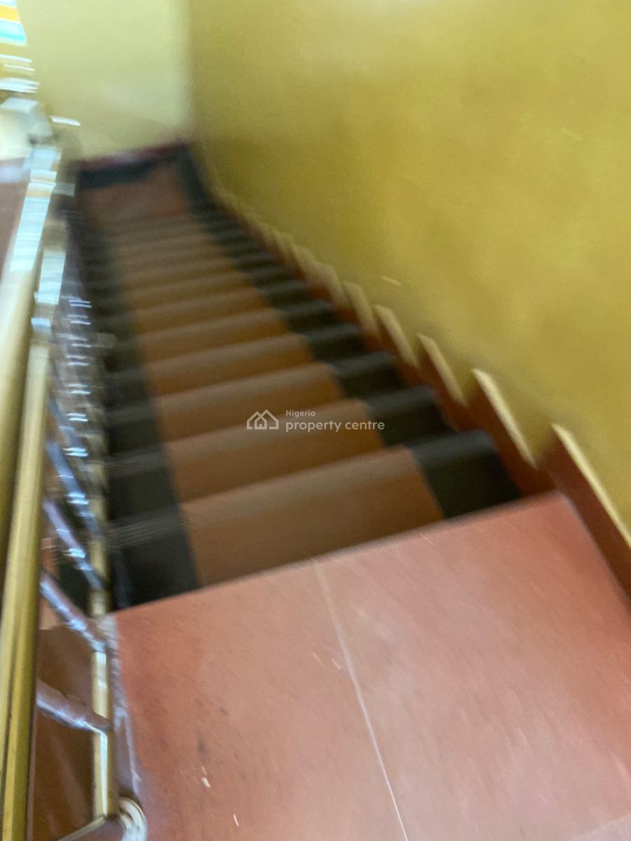 Spacious 3 Bed Apartment with a Bq, Lekki Phase 1, Lekki, Lagos, Flat / Apartment for Rent