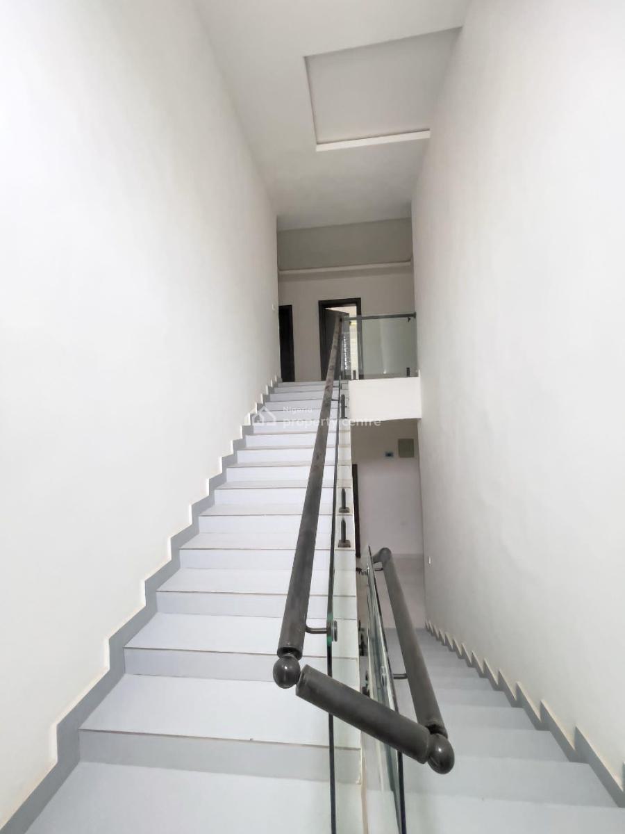 Luxury 7 Bedroom Detached House, 9 Milan Street, Efab Metropolis Estate Karsana., Karsana, Abuja, Flat / Apartment for Sale