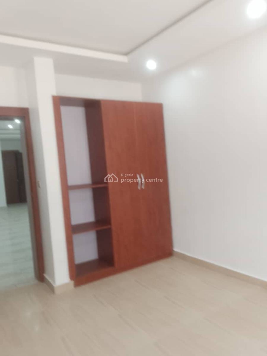 Standard Spaciously Built 3 Bedrooms Flat Games Village, Kaura, Abuja, Flat / Apartment for Rent