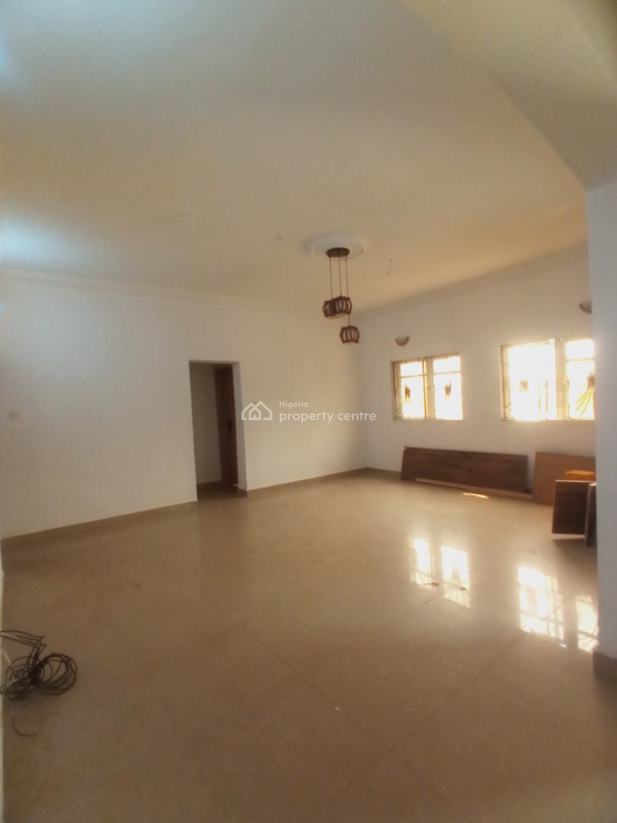 Spacious Beautiful 3bedroom Flat / Apartment on The Ground Floor*   *i, Mobil Road, Ajah, Lagos, Flat / Apartment for Rent