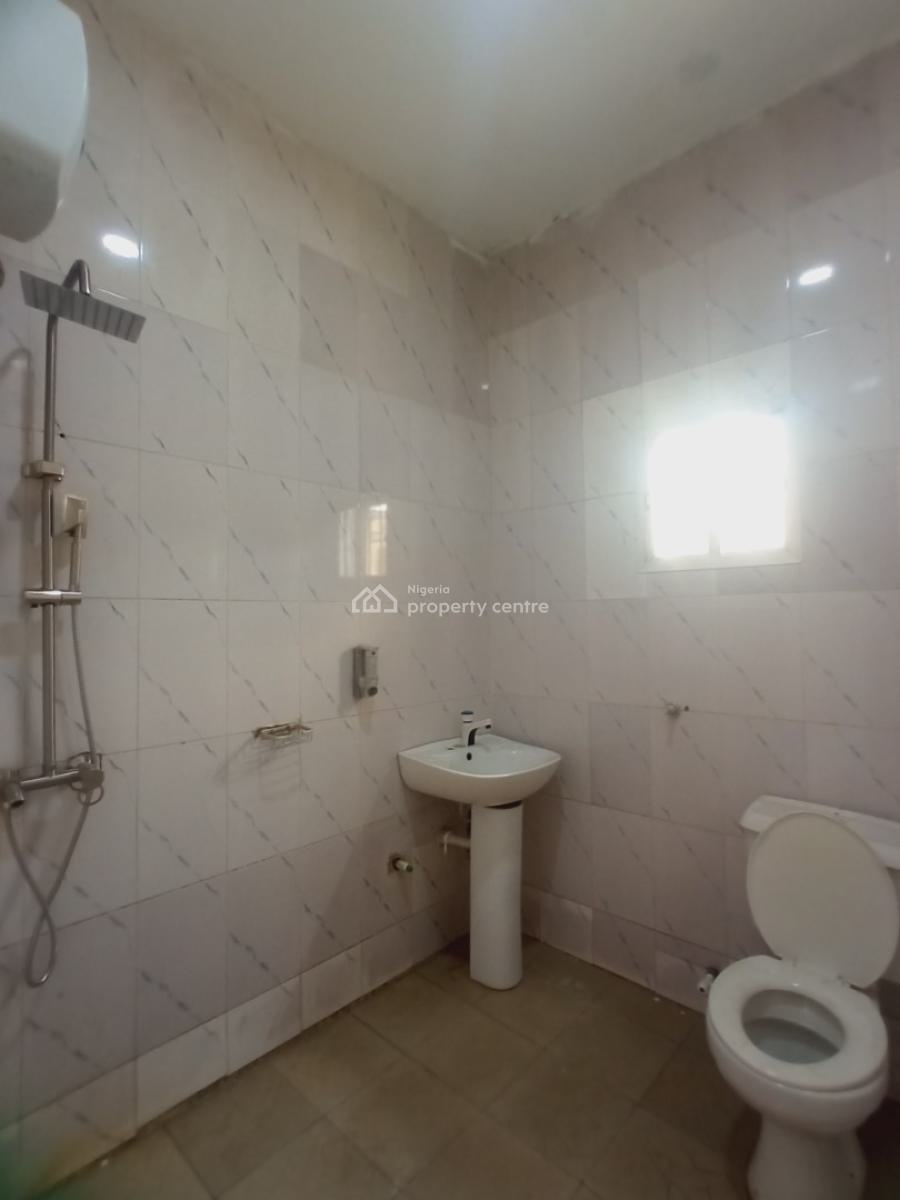 Spacious Beautiful 3bedroom Flat / Apartment on The Ground Floor*   *i, Mobil Road, Ajah, Lagos, Flat / Apartment for Rent