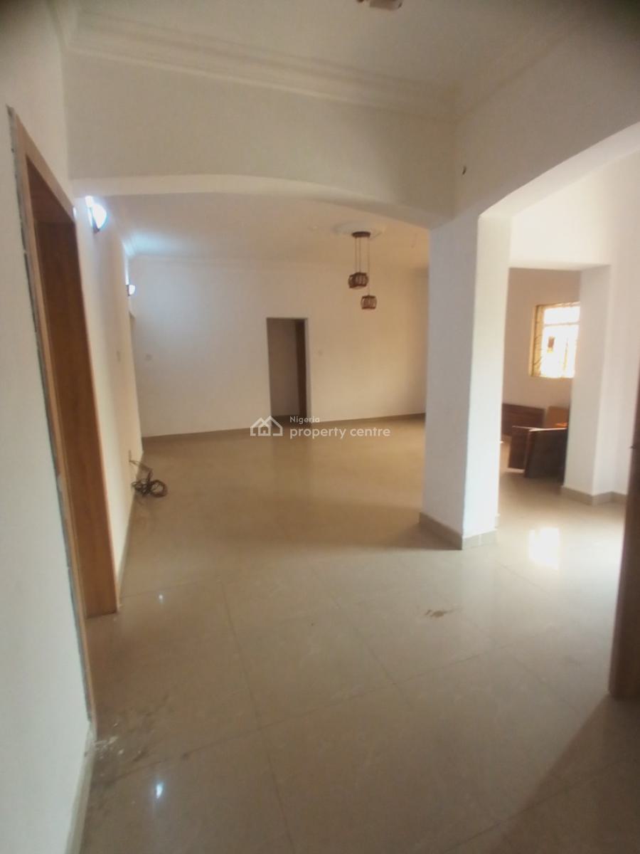 Spacious Beautiful 3bedroom Flat / Apartment on The Ground Floor*   *i, Mobil Road, Ajah, Lagos, Flat / Apartment for Rent